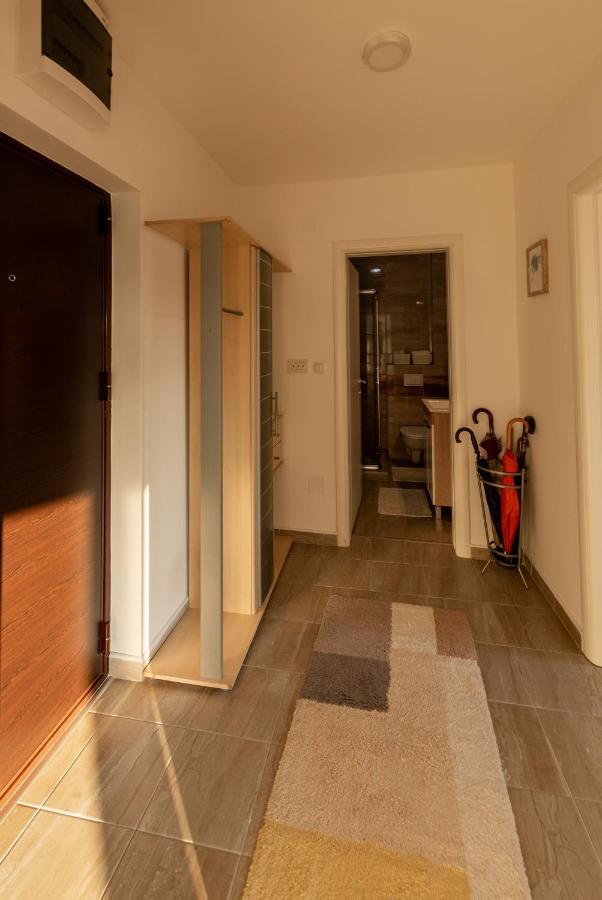 Vesta Apartment Tuzla - Across Bcc Shopping Mall Bagian luar foto