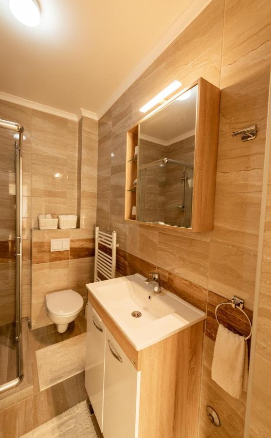 Vesta Apartment Tuzla - Across Bcc Shopping Mall Bagian luar foto