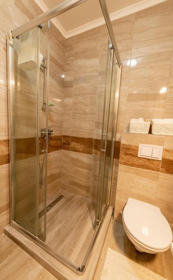 Vesta Apartment Tuzla - Across Bcc Shopping Mall Bagian luar foto